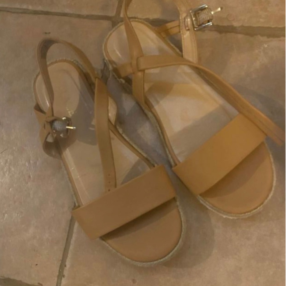 Girls’ shoes